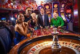 Platform mpo007 menampilkan berbagai kategori permainan sportsbook, live dealer, dan slot
